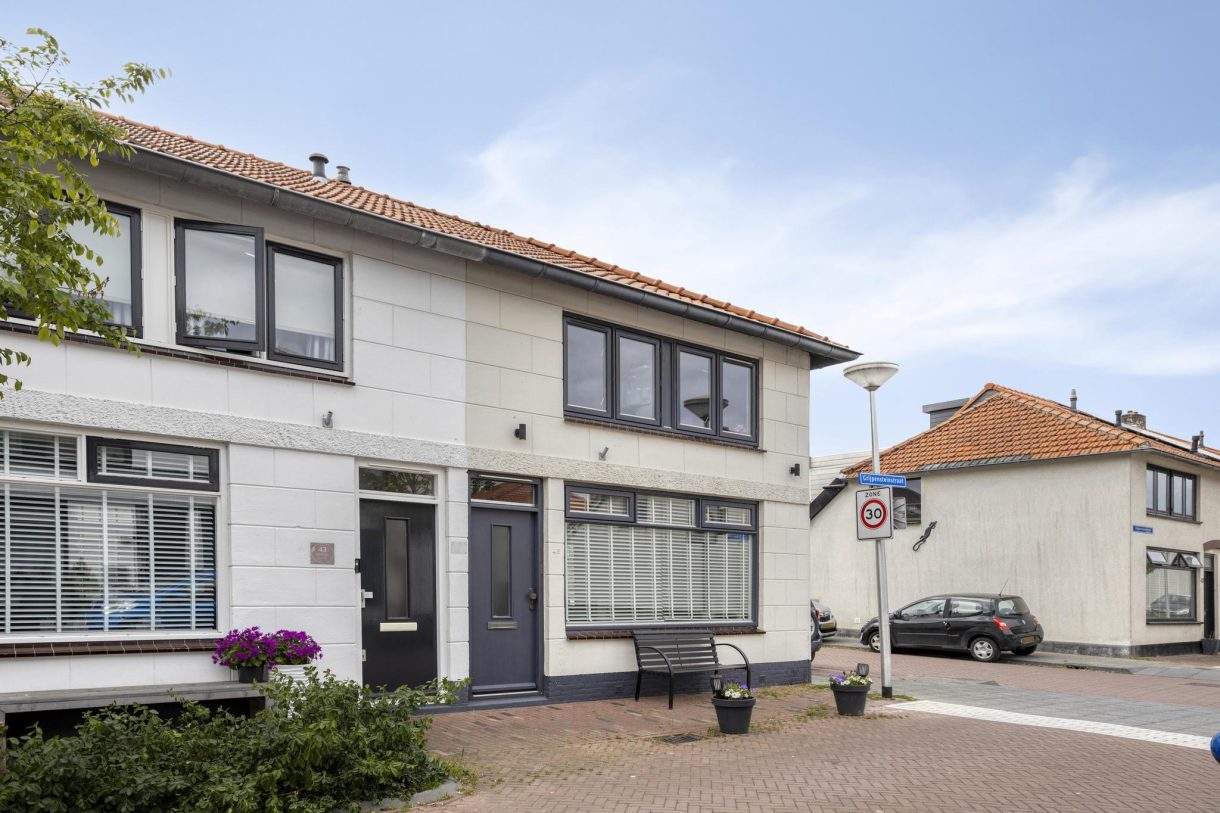 Te koop: Foto Woonhuis aan de Grijpensteinstraat 45 in Alphen aan den Rijn