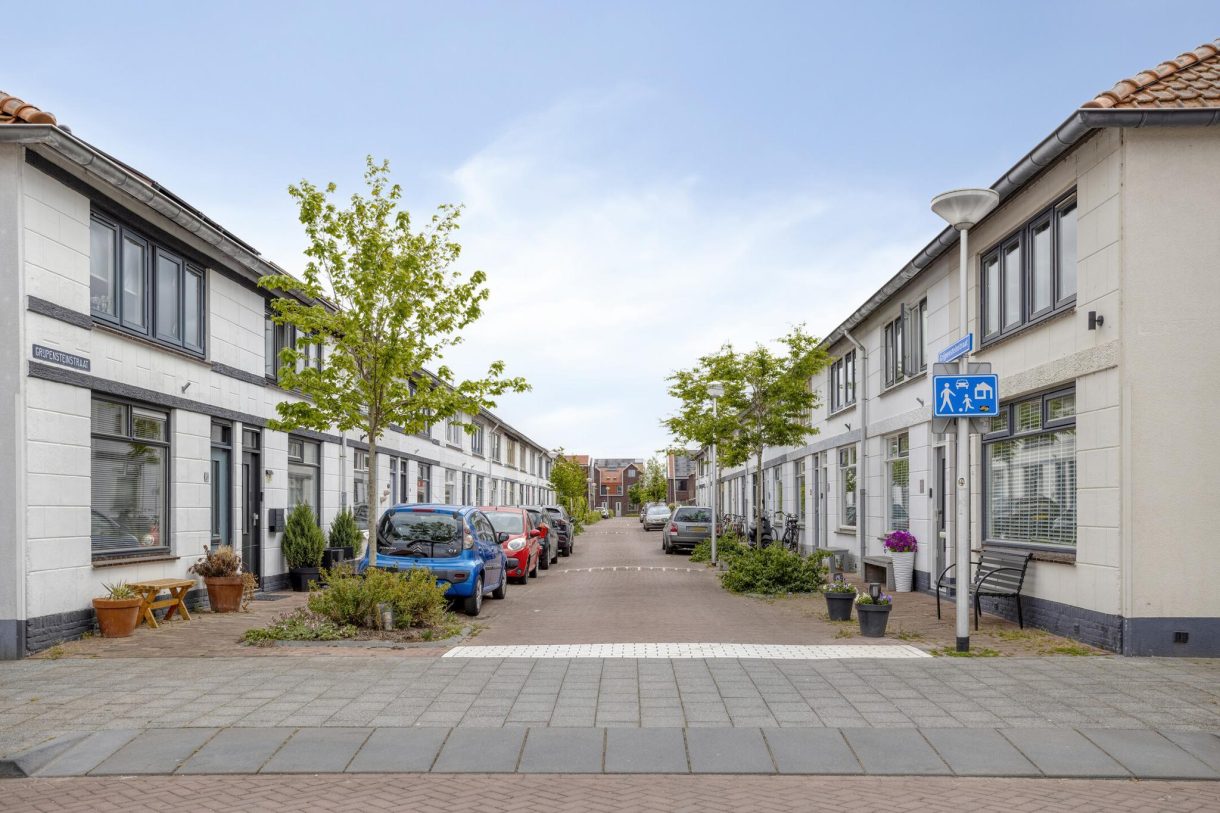 Te koop: Foto Woonhuis aan de Grijpensteinstraat 45 in Alphen aan den Rijn