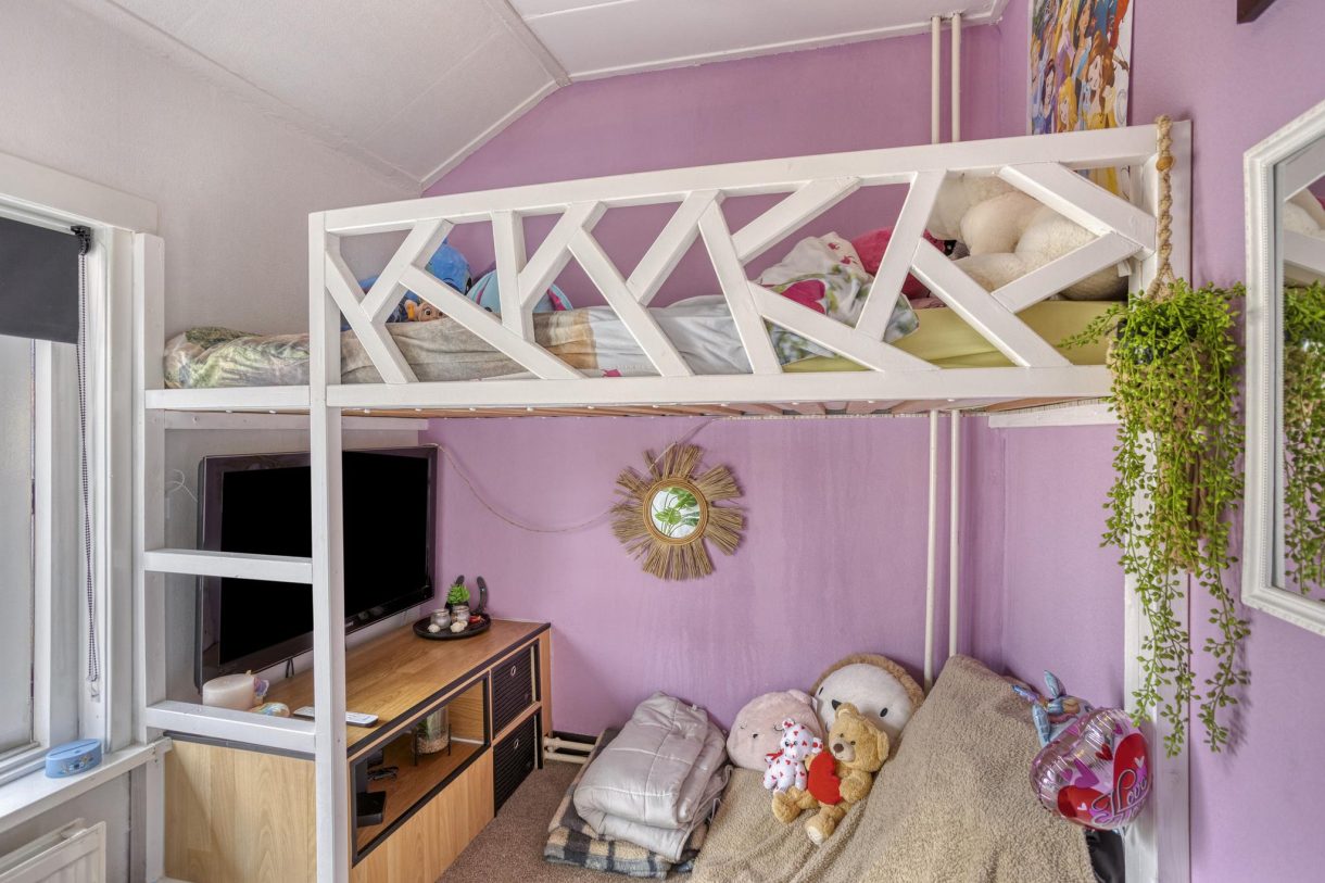 Te koop: Foto Woonhuis aan de Grijpensteinstraat 45 in Alphen aan den Rijn