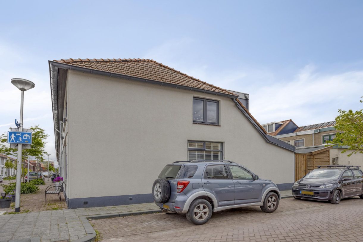 Te koop: Foto Woonhuis aan de Grijpensteinstraat 45 in Alphen aan den Rijn