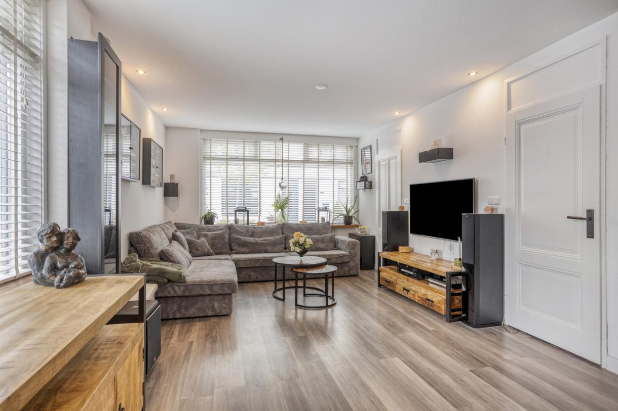 Te koop: Foto Woonhuis aan de Grijpensteinstraat 45 in Alphen aan den Rijn