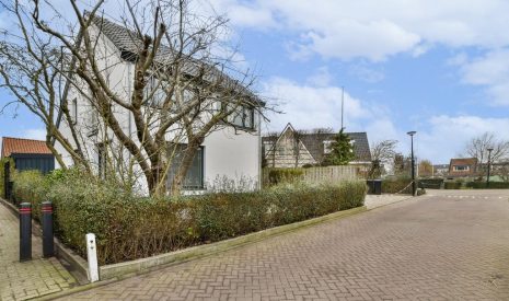 Te huur: Foto Woonhuis aan de Beatrixlaan 2 in Kaag