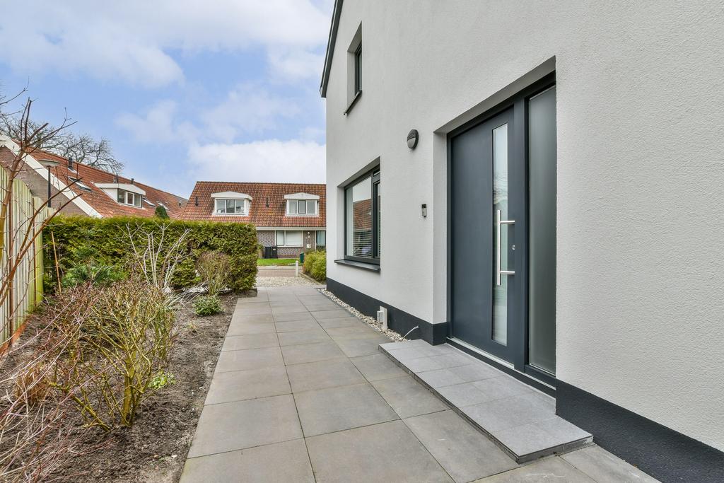 Te huur: Foto Woonhuis aan de Beatrixlaan 2 in Kaag