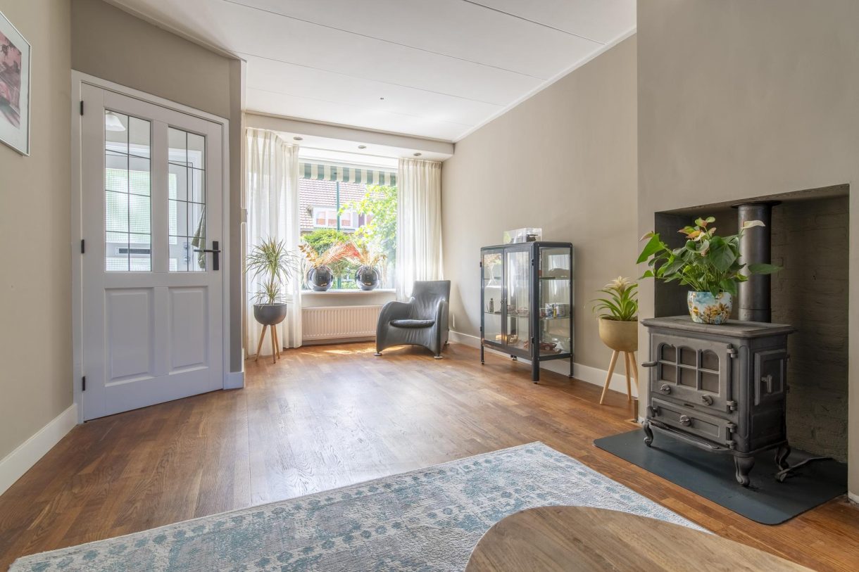 Te koop: Foto Woonhuis aan de Bilderdijkstraat 14 in Veenendaal