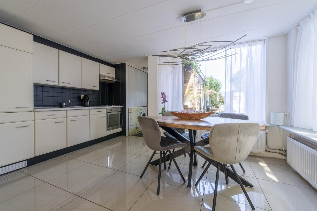 Te koop: Foto Woonhuis aan de Bilderdijkstraat 14 in Veenendaal