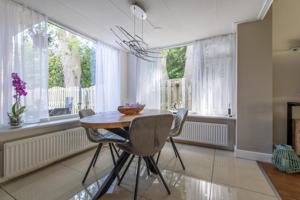 Te koop: Foto Woonhuis aan de Bilderdijkstraat 14 in Veenendaal