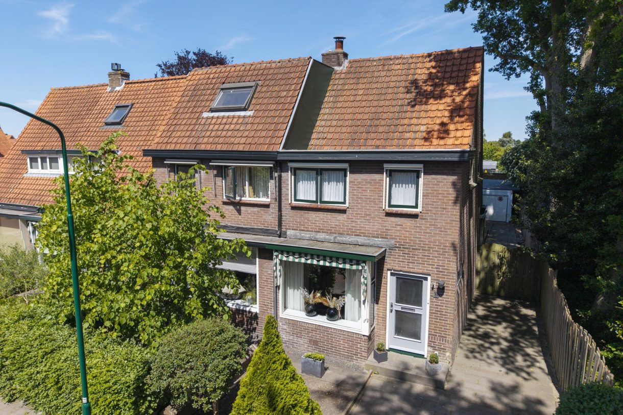 Te koop: Foto Woonhuis aan de Bilderdijkstraat 14 in Veenendaal