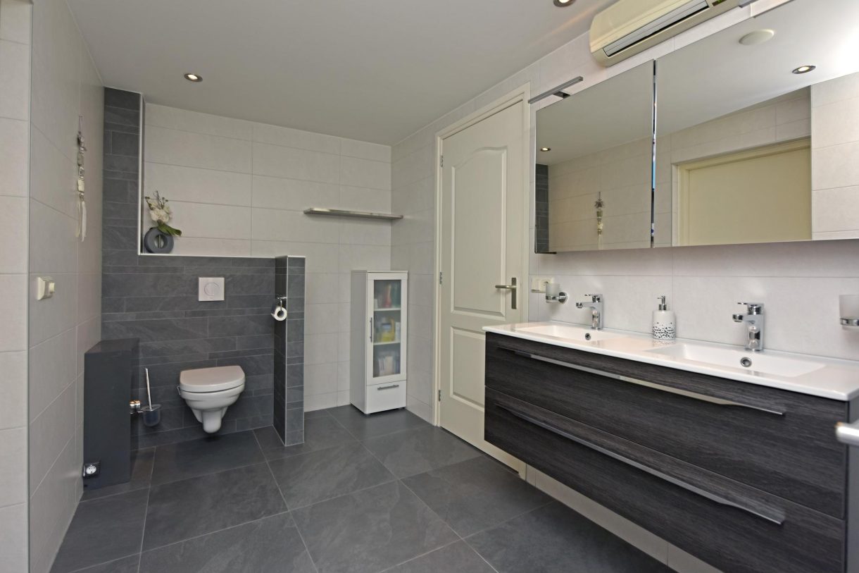 Te koop: Foto Woonhuis aan de Bloemenstraat 33 in Ter Aar