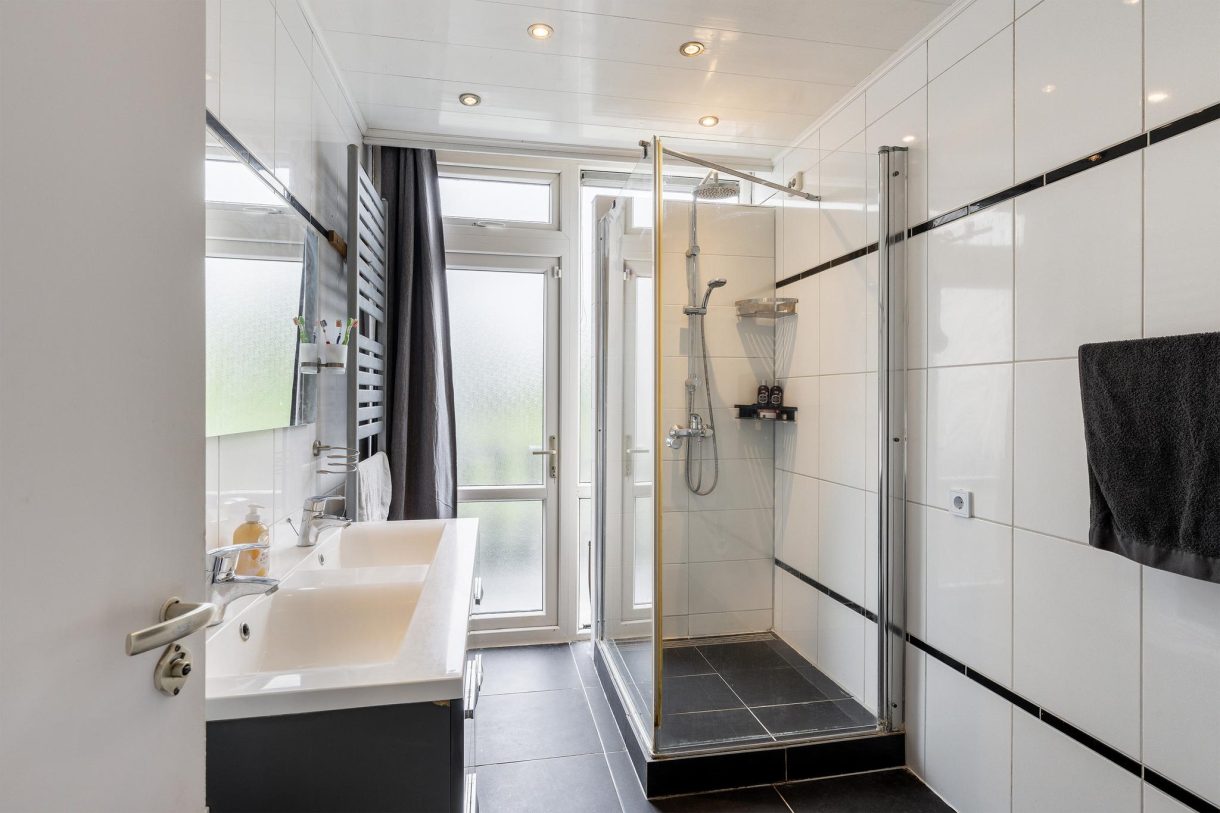 Te koop: Foto Woonhuis aan de Marinus van der Stoepstraat 8 in Vlaardingen