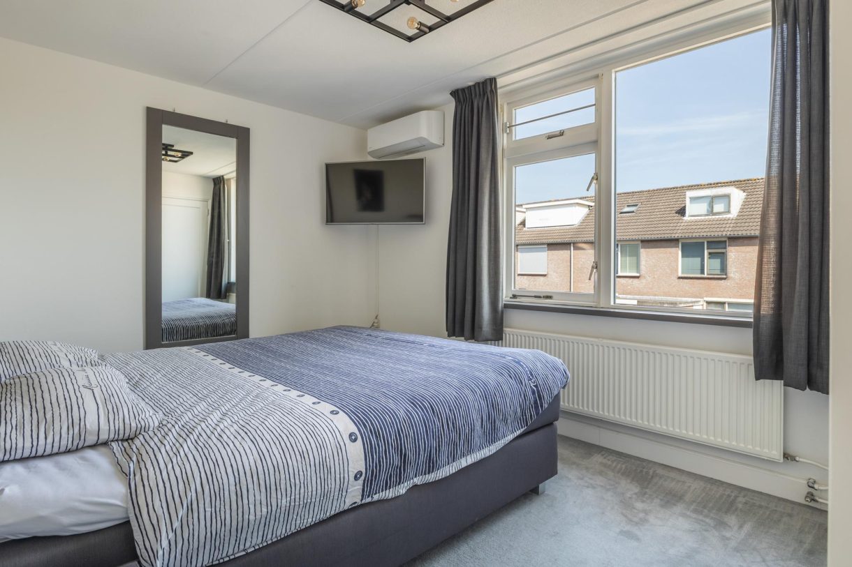 Te koop: Foto Woonhuis aan de Vaartuigenlaan 4 in Woerden