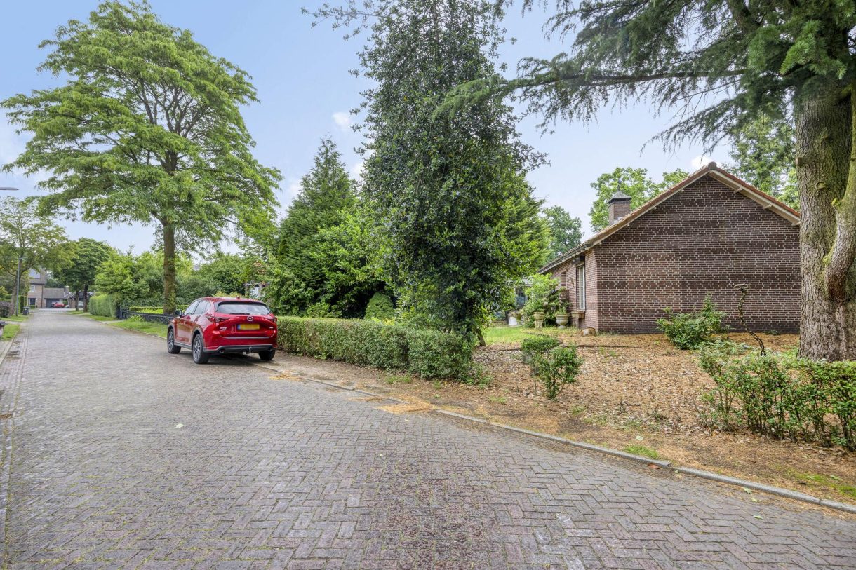 Te koop: Foto Woonhuis aan de Pastoor van Houtstraat 6 in Odiliapeel