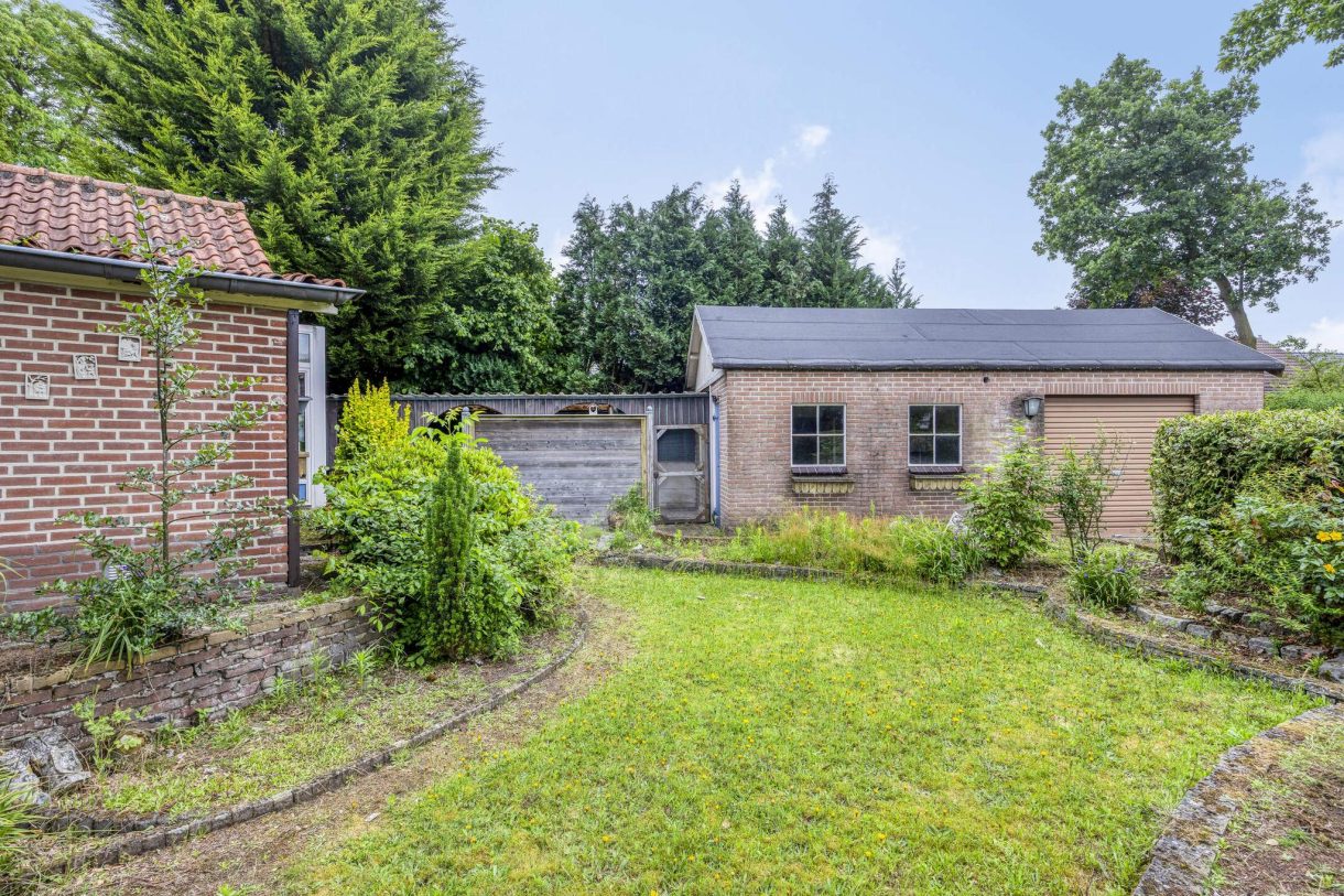 Te koop: Foto Woonhuis aan de Pastoor van Houtstraat 6 in Odiliapeel