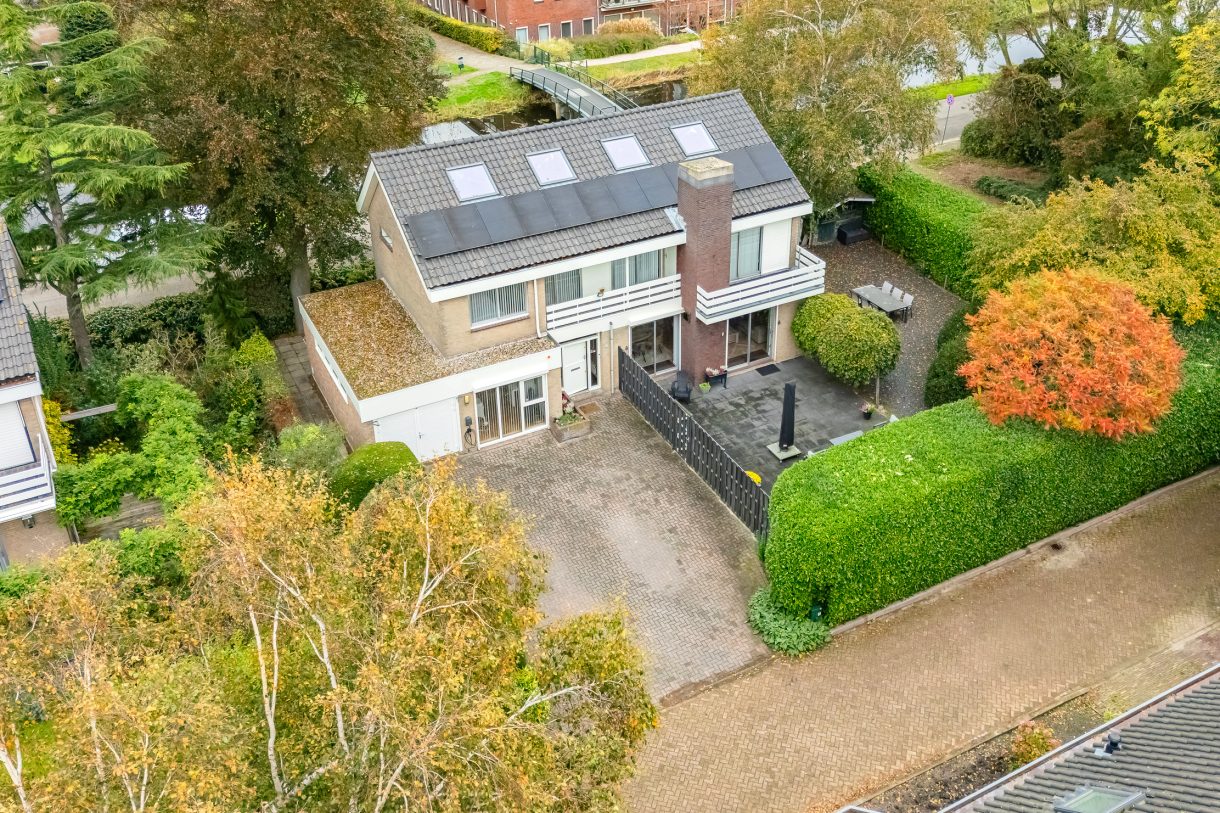 Te koop: Foto Woonhuis aan de Langeweg 86 in Roelofarendsveen