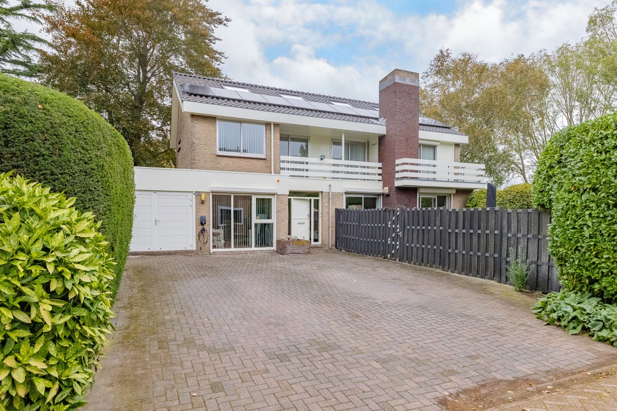 Te koop: Foto Woonhuis aan de Langeweg 86 in Roelofarendsveen