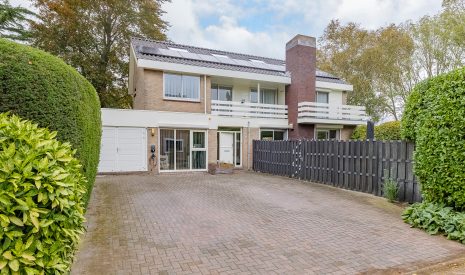 Te koop: Foto Woonhuis aan de Langeweg 86 in Roelofarendsveen