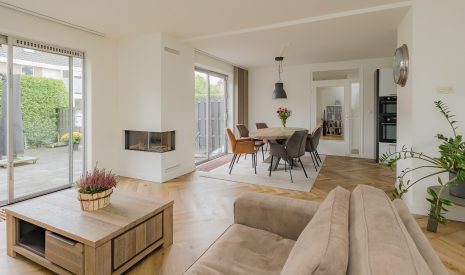 Te koop: Foto Woonhuis aan de Langeweg 86 in Roelofarendsveen