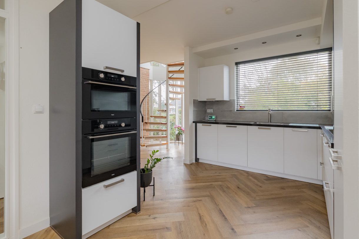 Te koop: Foto Woonhuis aan de Langeweg 86 in Roelofarendsveen