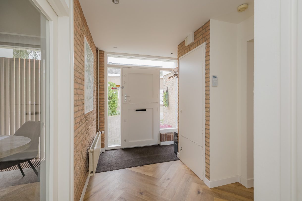 Te koop: Foto Woonhuis aan de Langeweg 86 in Roelofarendsveen