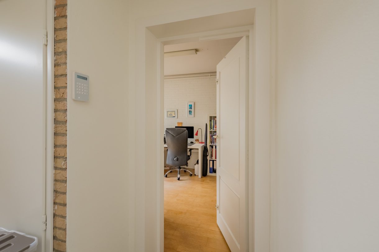 Te koop: Foto Woonhuis aan de Langeweg 86 in Roelofarendsveen