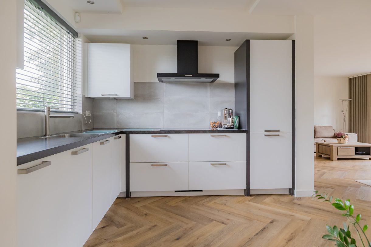 Te koop: Foto Woonhuis aan de Langeweg 86 in Roelofarendsveen