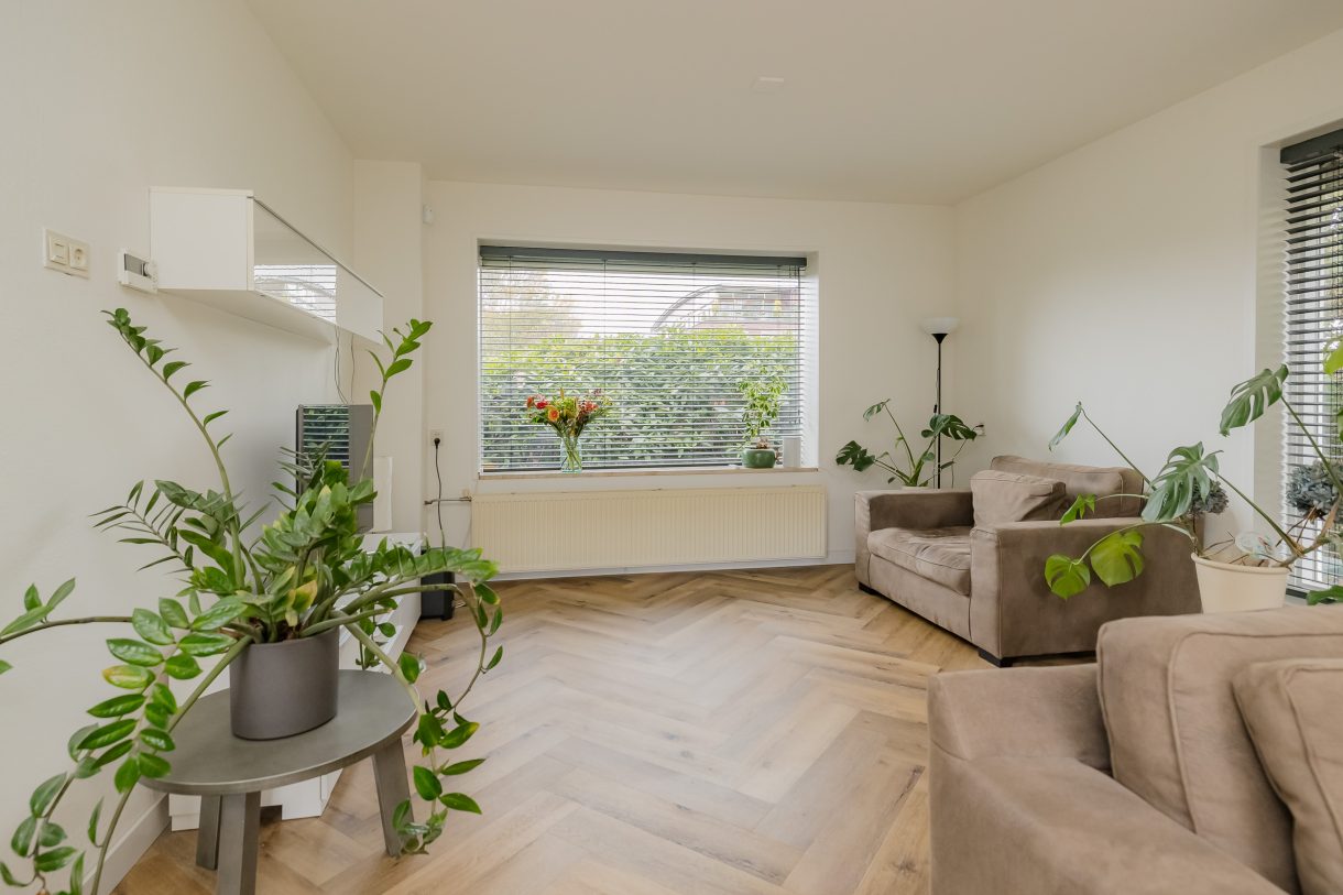 Te koop: Foto Woonhuis aan de Langeweg 86 in Roelofarendsveen