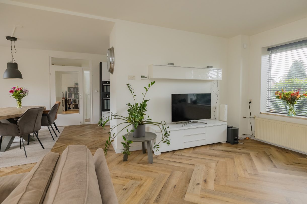 Te koop: Foto Woonhuis aan de Langeweg 86 in Roelofarendsveen