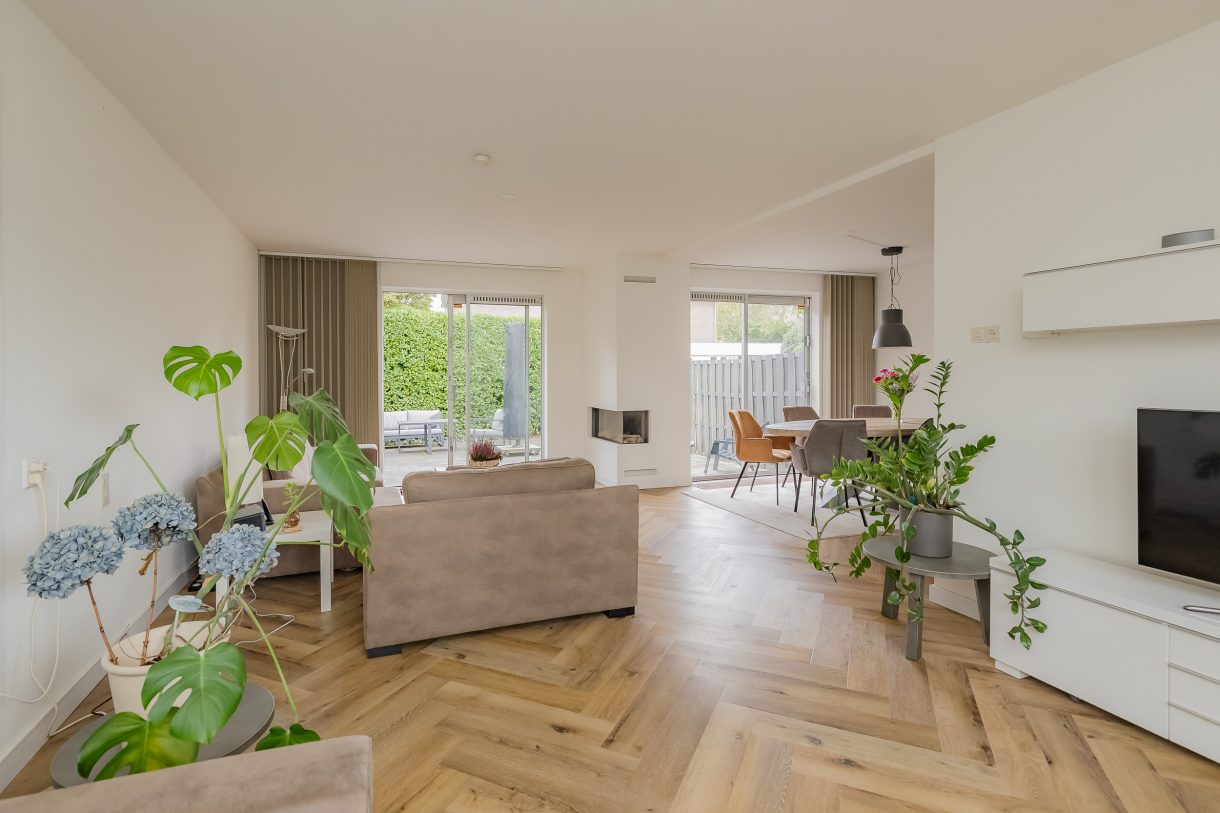 Te koop: Foto Woonhuis aan de Langeweg 86 in Roelofarendsveen