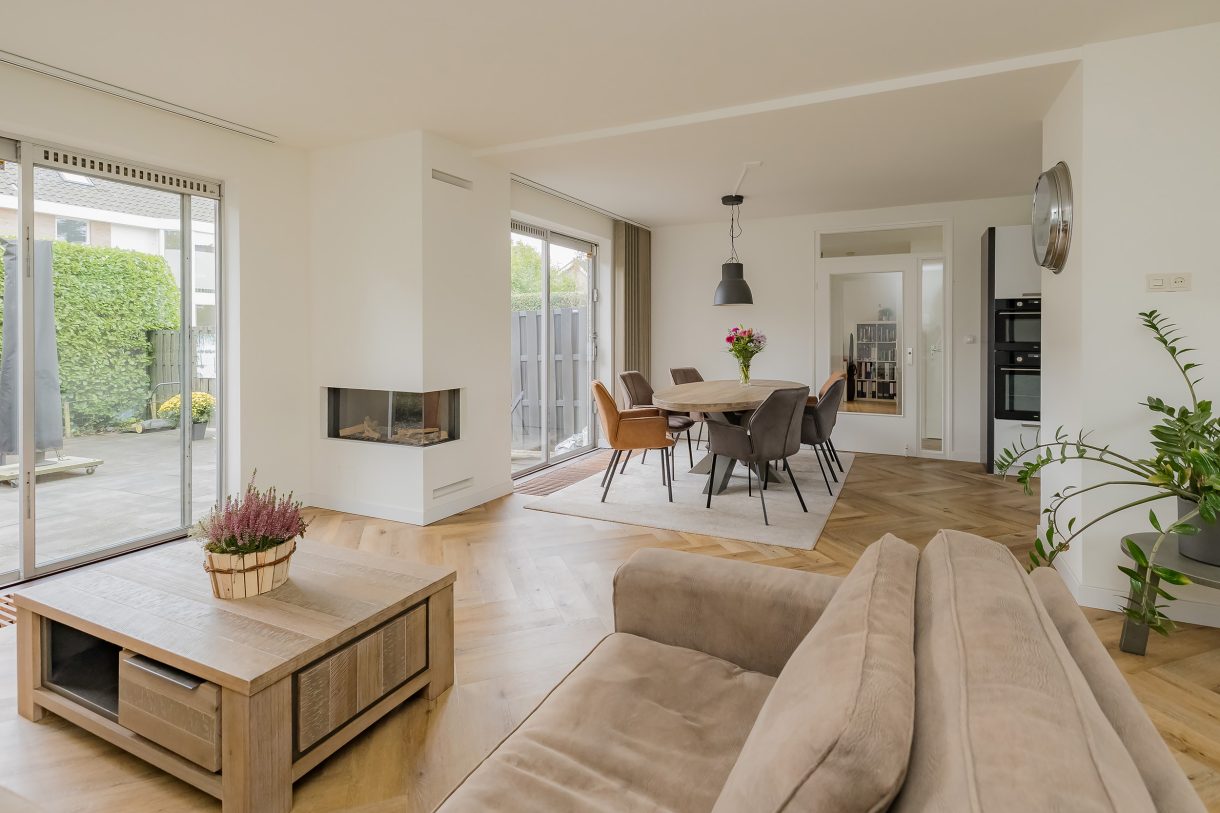 Te koop: Foto Woonhuis aan de Langeweg 86 in Roelofarendsveen