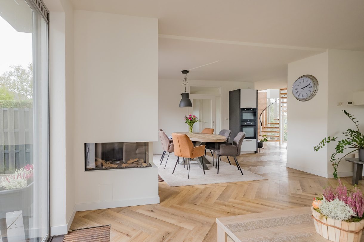 Te koop: Foto Woonhuis aan de Langeweg 86 in Roelofarendsveen