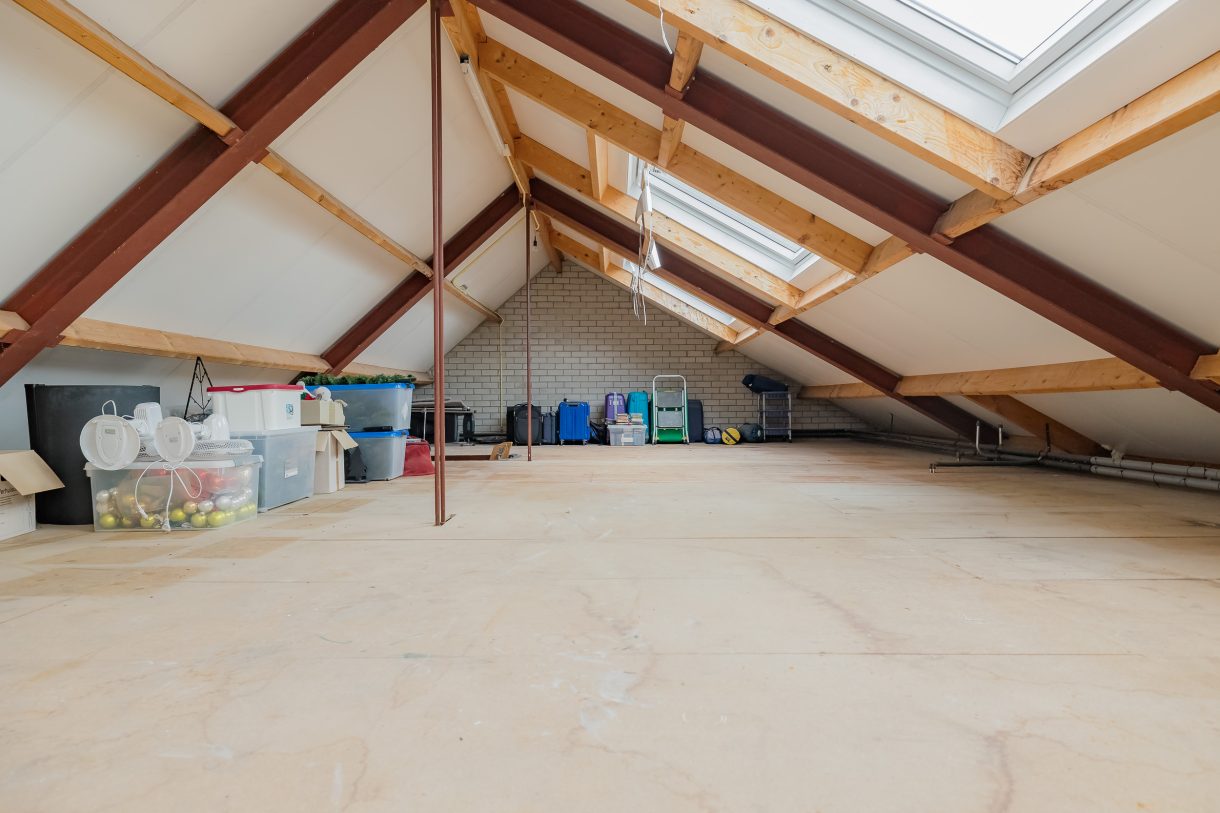 Te koop: Foto Woonhuis aan de Langeweg 86 in Roelofarendsveen