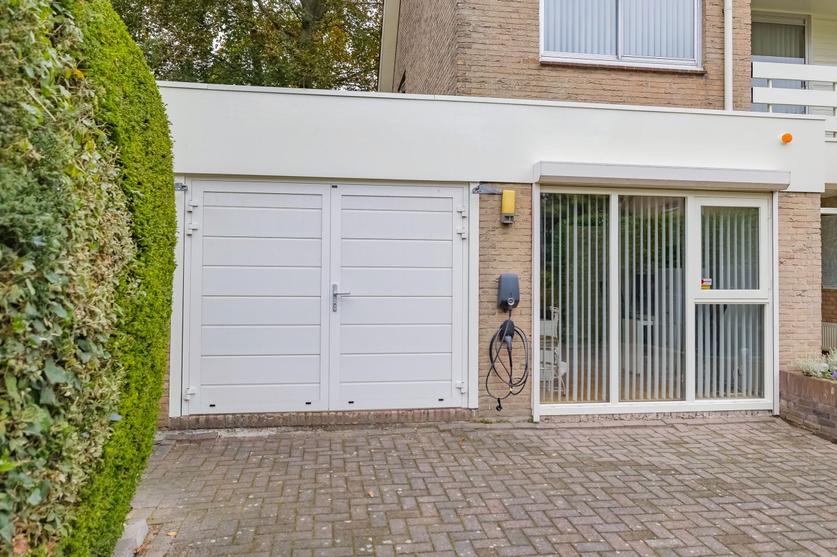 Te koop: Foto Woonhuis aan de Langeweg 86 in Roelofarendsveen