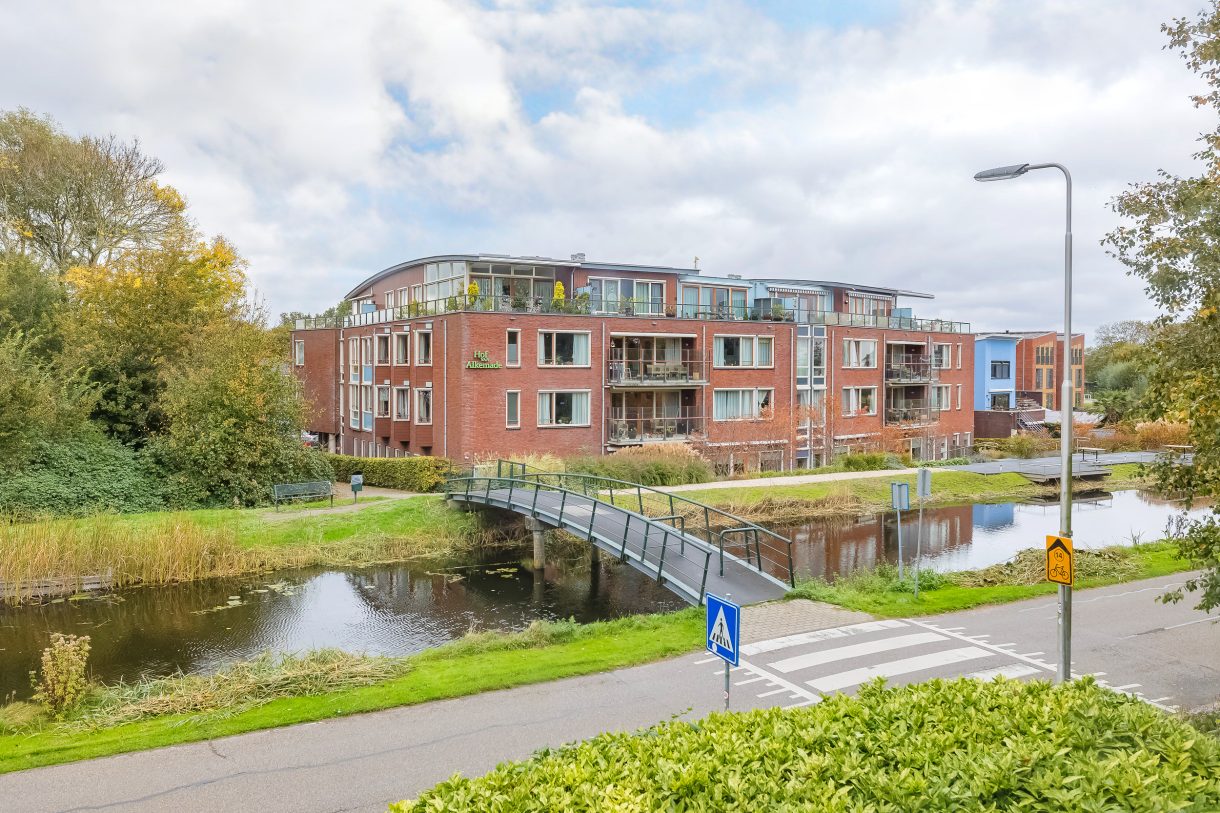 Te koop: Foto Woonhuis aan de Langeweg 86 in Roelofarendsveen