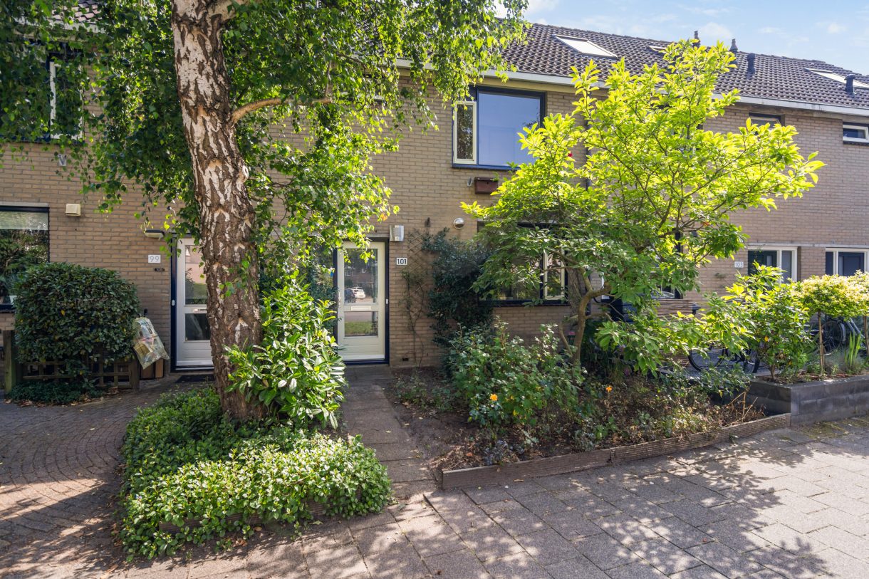 Te koop: Foto Woonhuis aan de Weidebloemenlaan 101 in Woerden