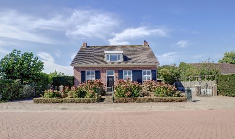 Te koop: Foto Woonhuis aan de Groenendijk 33 in Oosteind