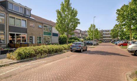 Te koop: Foto Woonhuis aan de Cederstraat 18 in Alphen aan den Rijn