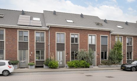 Te koop: Foto Woonhuis aan de Torenvalklaan 13 in Vlaardingen