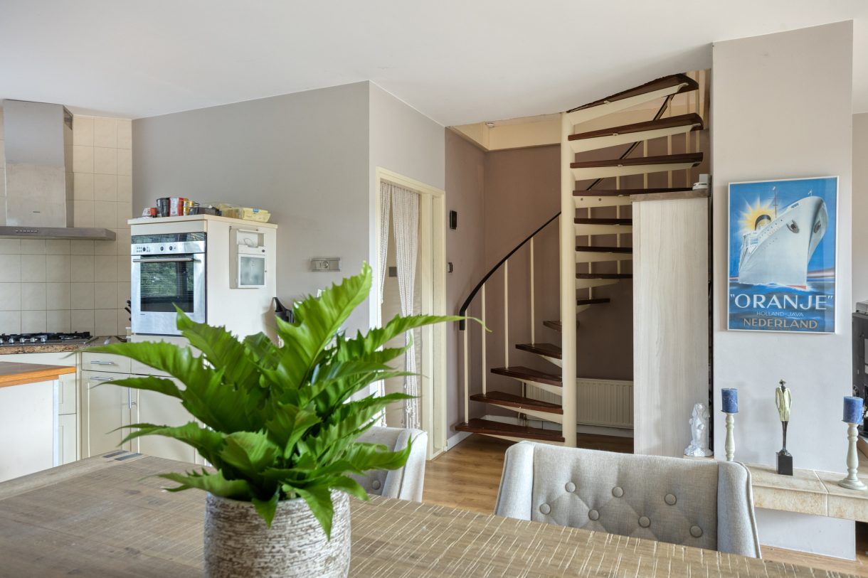 Te koop: Foto Woonhuis aan de Prins Bernhardstraat 61 in Koudekerk aan den Rijn