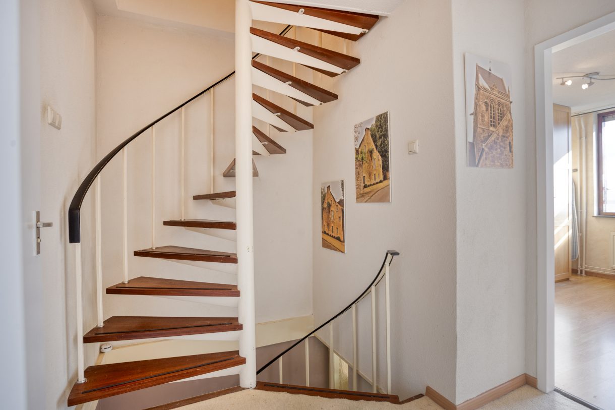 Te koop: Foto Woonhuis aan de Prins Bernhardstraat 61 in Koudekerk aan den Rijn