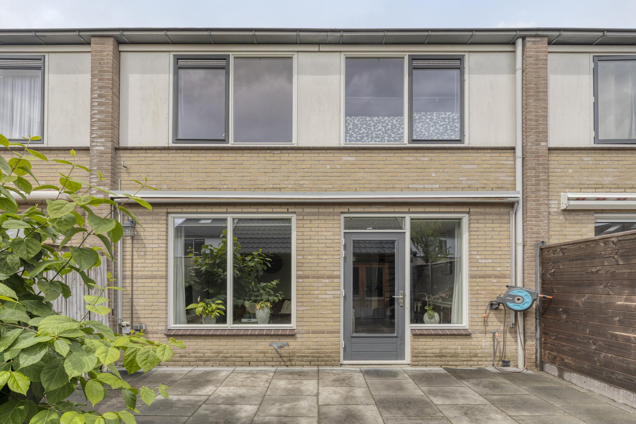 koop  Aalten  Saturnus 40 – Hoofdfoto
