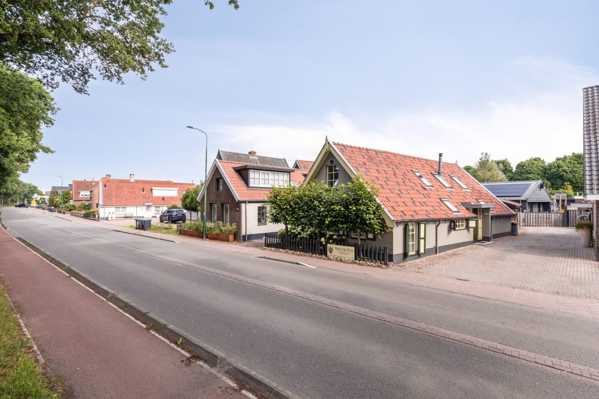 Te koop: Foto Woonhuis aan de Rijksstraatweg 143 in Elst Ut