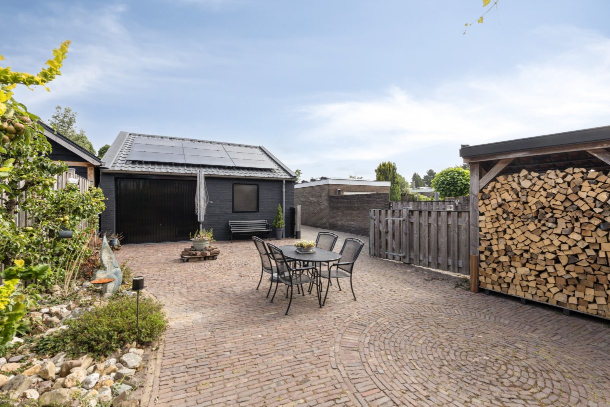 Te koop: Foto Woonhuis aan de Rijksstraatweg 143 in Elst Ut