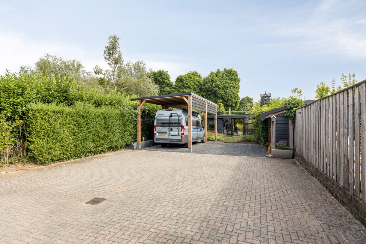 Te koop: Foto Woonhuis aan de Rijksstraatweg 143 in Elst Ut