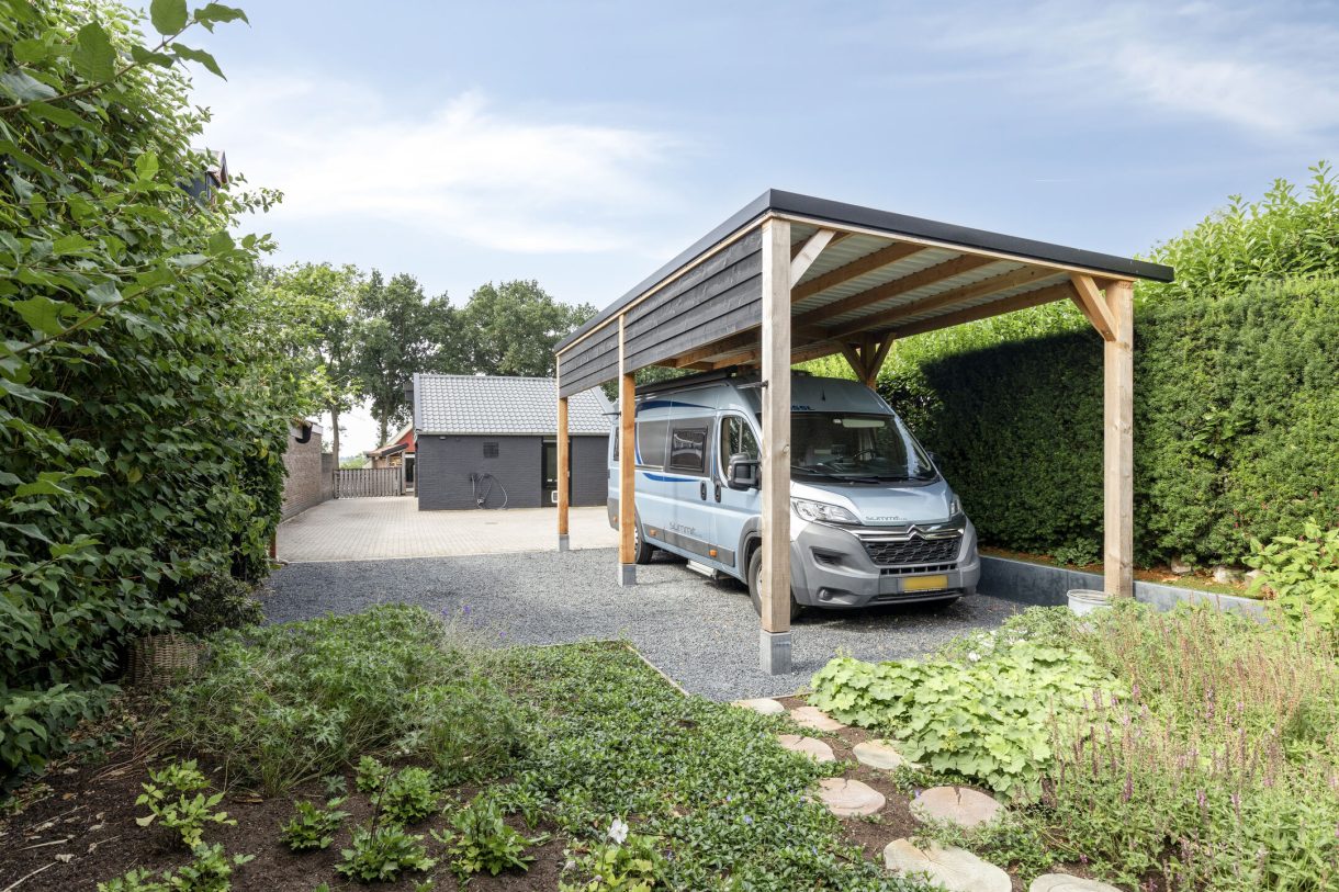 Te koop: Foto Woonhuis aan de Rijksstraatweg 143 in Elst Ut