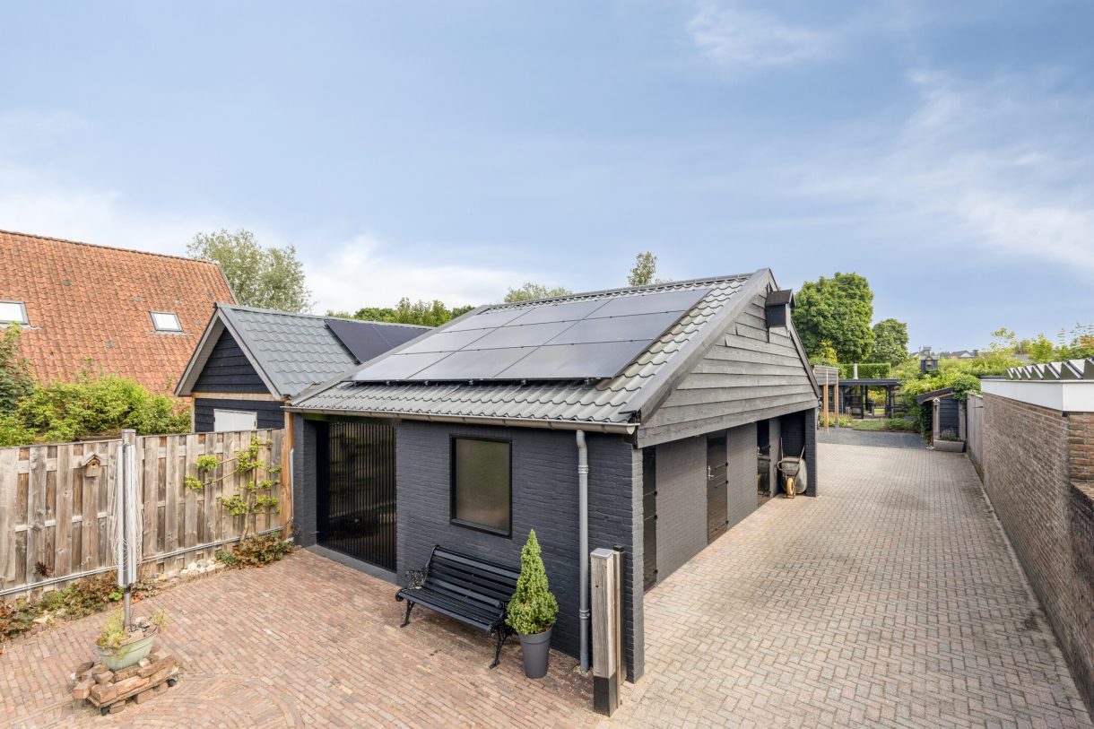 Te koop: Foto Woonhuis aan de Rijksstraatweg 143 in Elst Ut