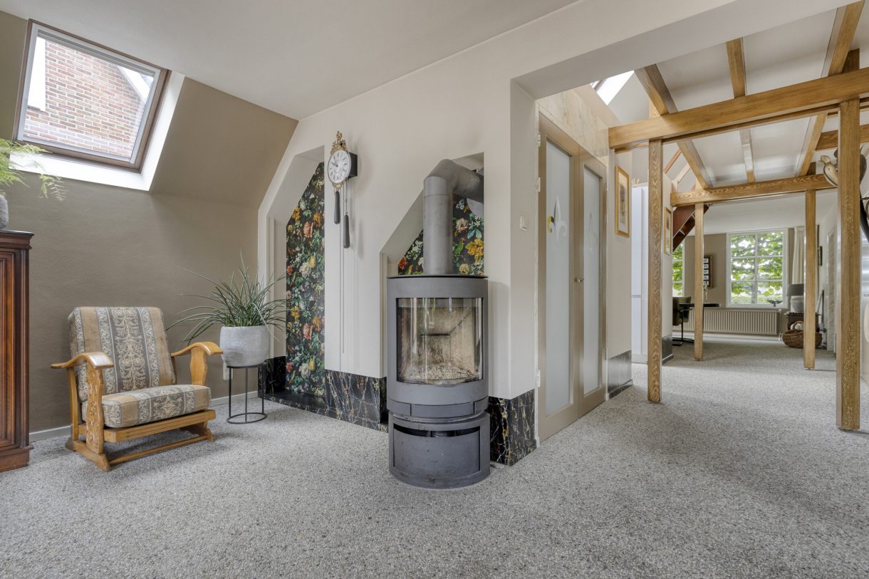 Te koop: Foto Woonhuis aan de Rijksstraatweg 143 in Elst Ut