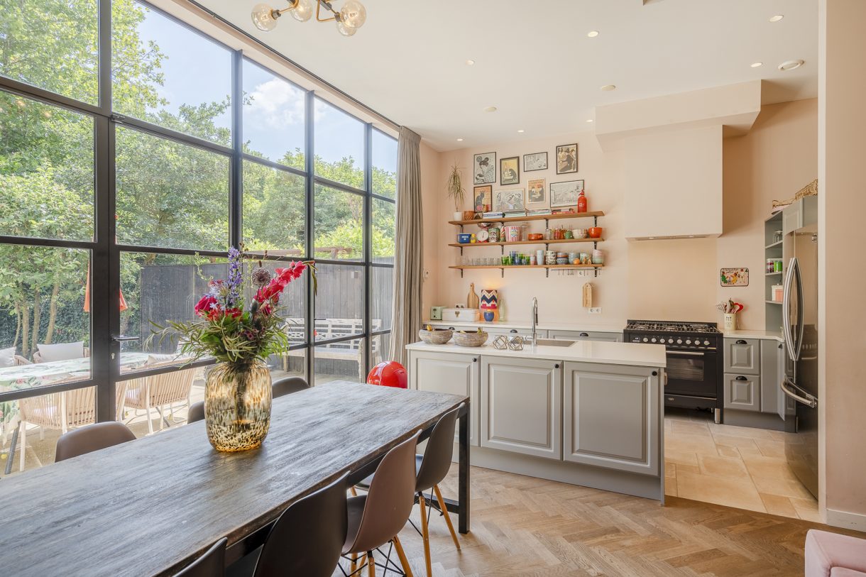 Te koop: Foto Woonhuis aan de Jan van Nassaustraat 11 in 's-Gravenhage