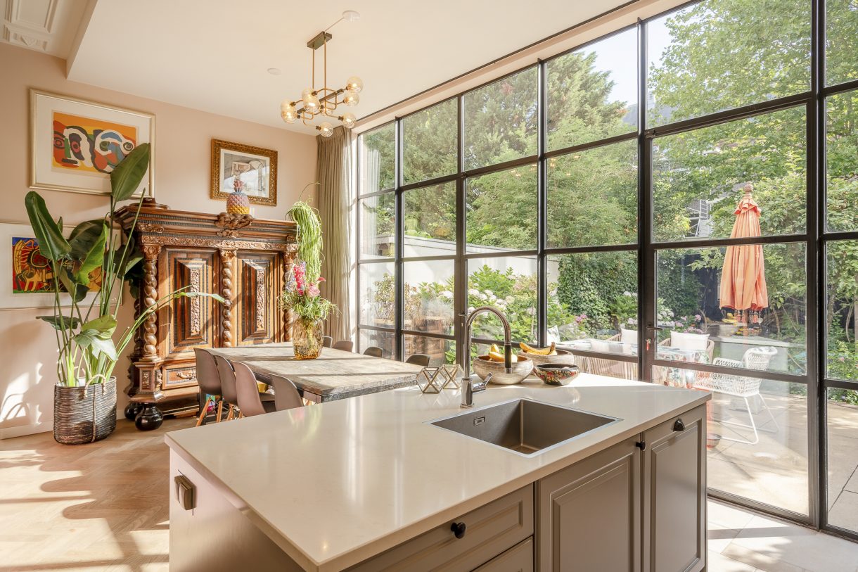 Te koop: Foto Woonhuis aan de Jan van Nassaustraat 11 in 's-Gravenhage