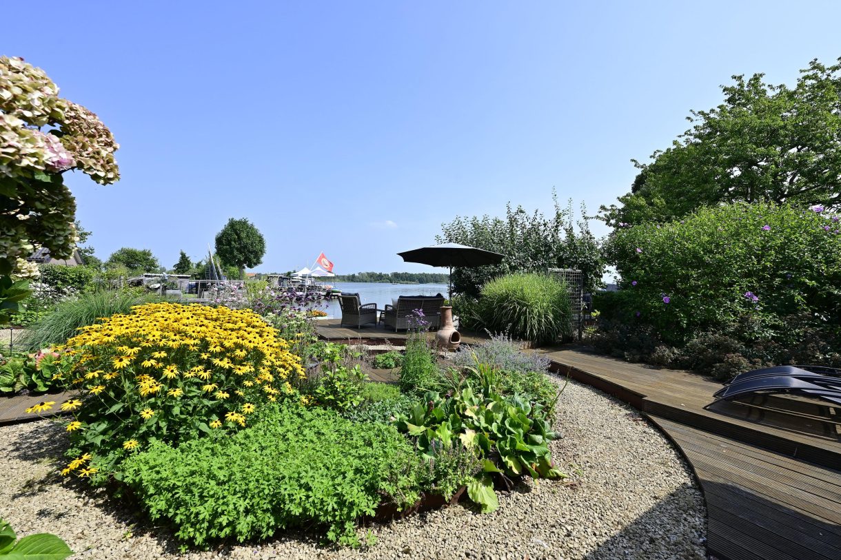 Te koop: Foto Woonhuis aan de Zuideinde 64 in Nieuwkoop