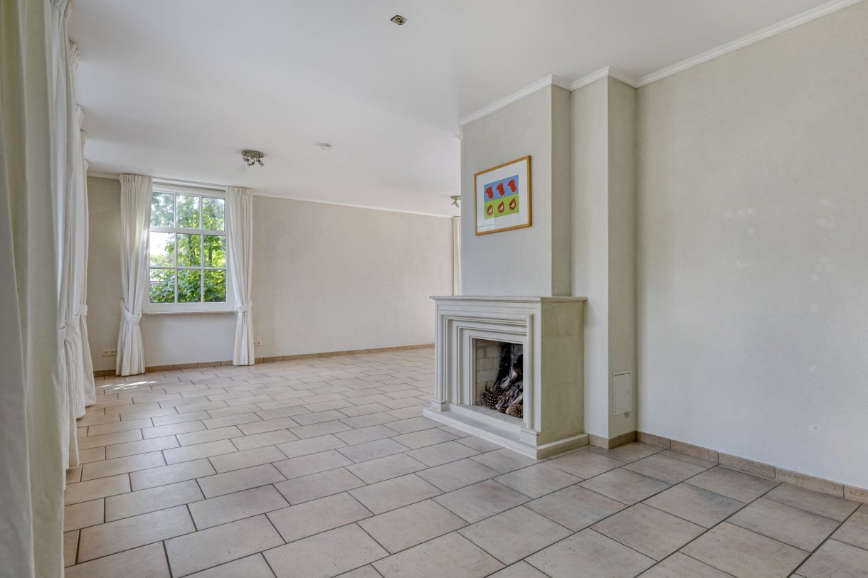 Te koop: Foto Woonhuis aan de Boddens Hosangweg 22 in Woubrugge