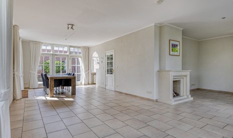 Te koop: Foto Woonhuis aan de Boddens Hosangweg 22 in Woubrugge
